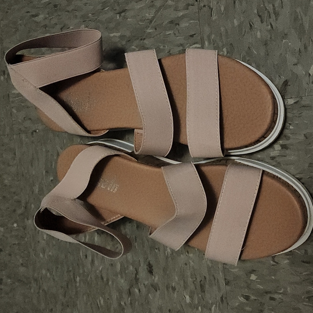 Pink sandles
